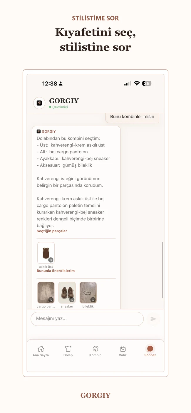 Seçili kıyafetlerle stilist sohbeti